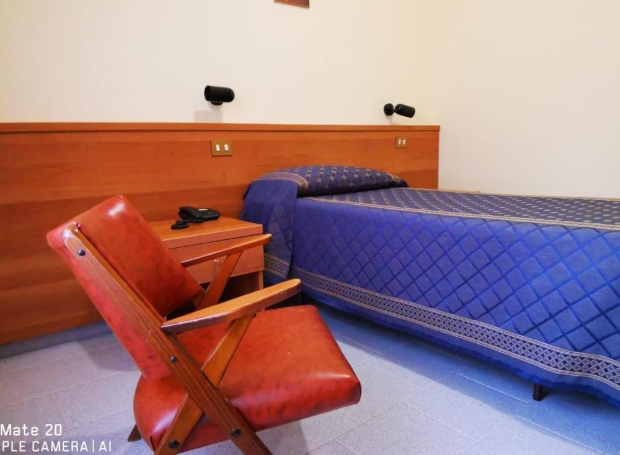 Bed and breakfast Suore Concezioniste Missionarie - Carmen Sallés Roma Extérieur photo