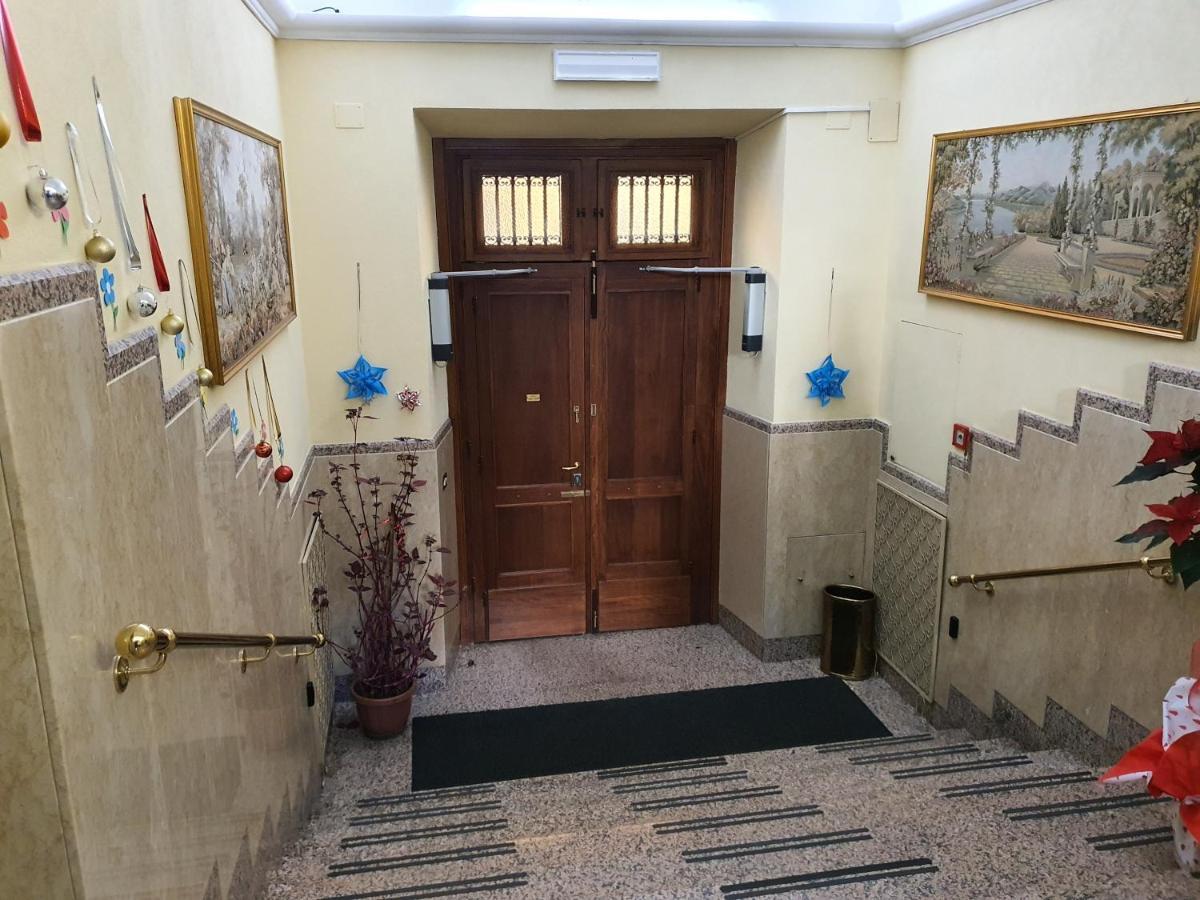 Bed and breakfast Suore Concezioniste Missionarie - Carmen Sallés Roma Extérieur photo