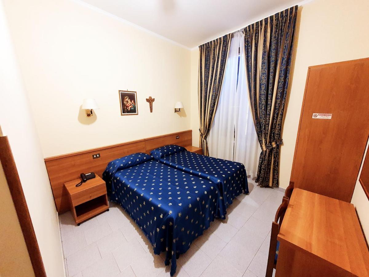 Bed and breakfast Suore Concezioniste Missionarie - Carmen Sallés Roma Extérieur photo