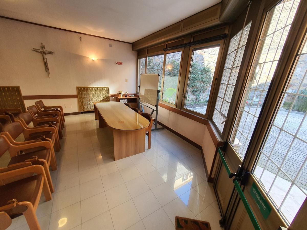 Bed and breakfast Suore Concezioniste Missionarie - Carmen Sallés Roma Extérieur photo