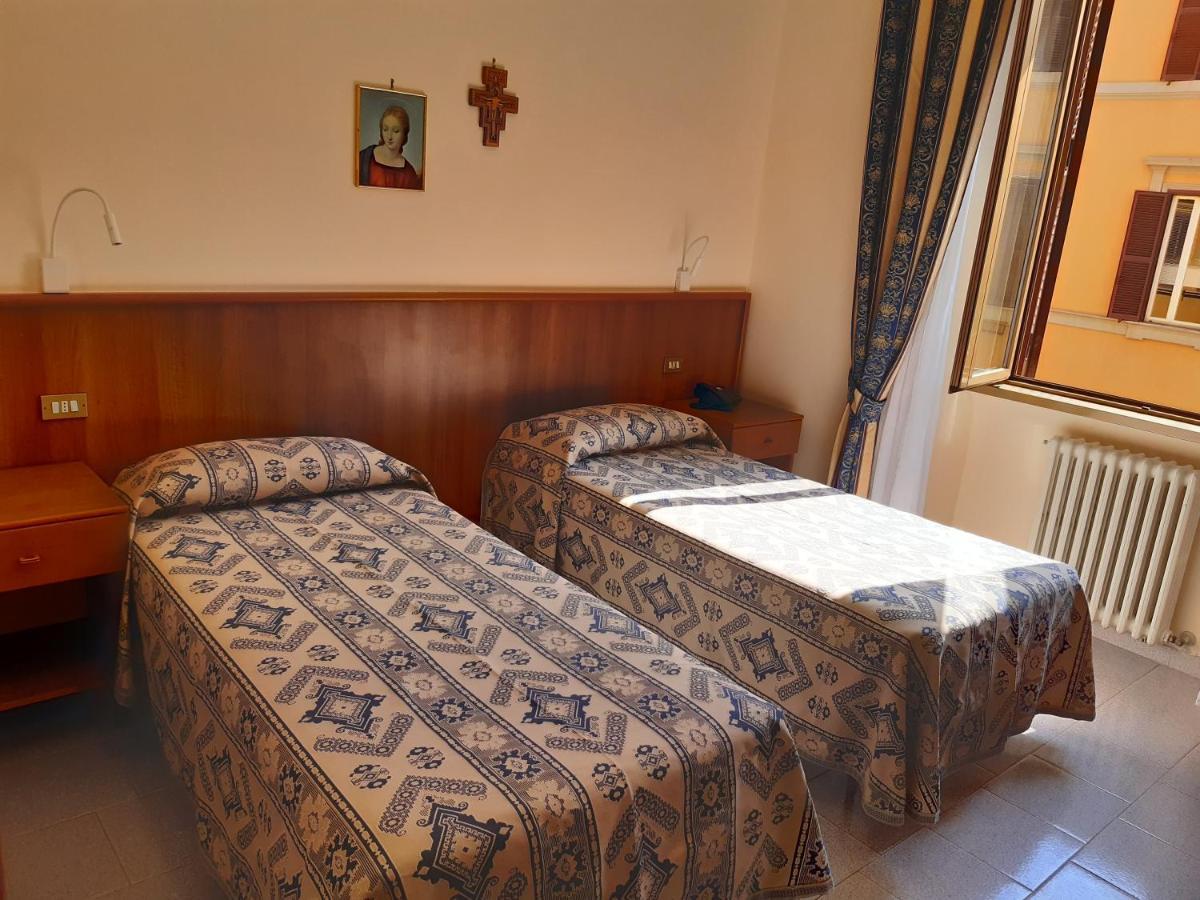 Bed and breakfast Suore Concezioniste Missionarie - Carmen Sallés Roma Extérieur photo